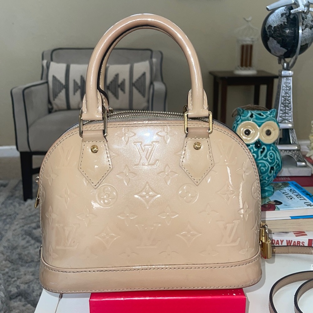 Louis Vuitton Alma Vernis dune bb